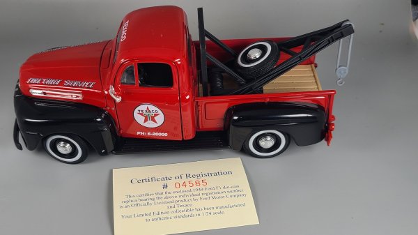 Ford, 1949 F1 Tow Truck Bank, 1/24 Scale, TU24-1690