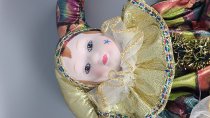 No Name Manufacture, Sit Down, Multi Color Jester, Porcelain, TU25-0046